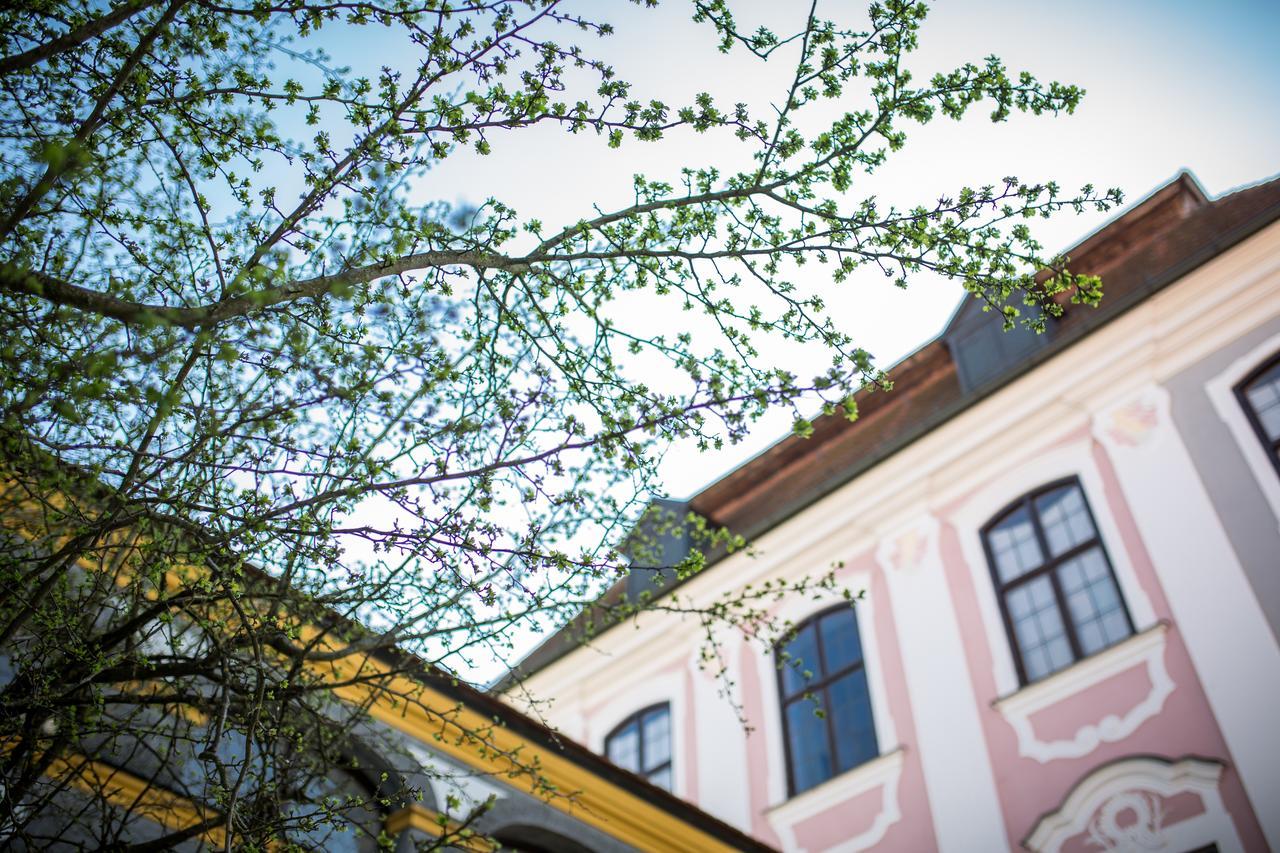 Hotel Schloss Leitheim Екстер'єр фото