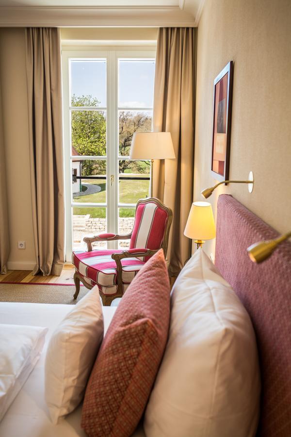 Hotel Schloss Leitheim Екстер'єр фото